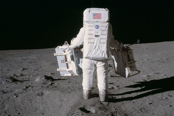 YELLOW KORNER　イエローコーナー　(NASA APOLLO 11) E.Aldrin, Apollo 11, Space, NEIL ARMSTRONG · Art photographs